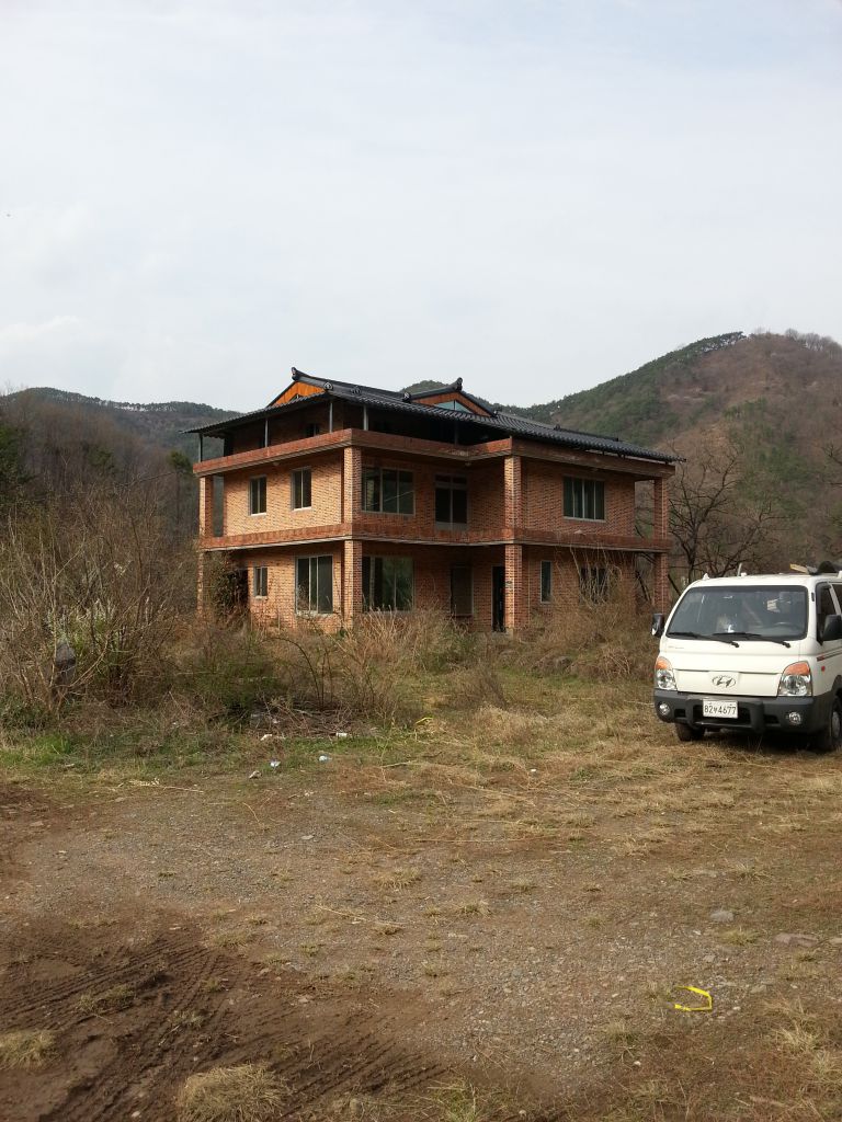 슬라브 옥상 시공 중 입니다