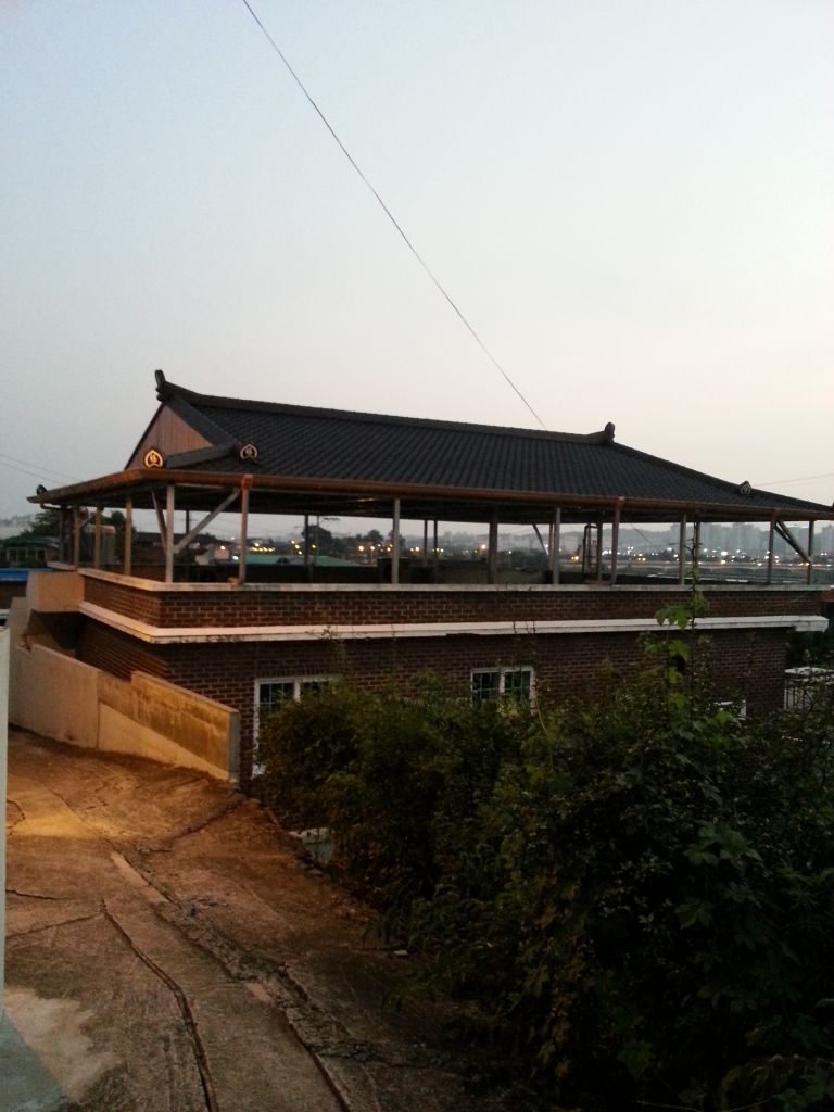 슬라브 옥상 시공 중 입니다