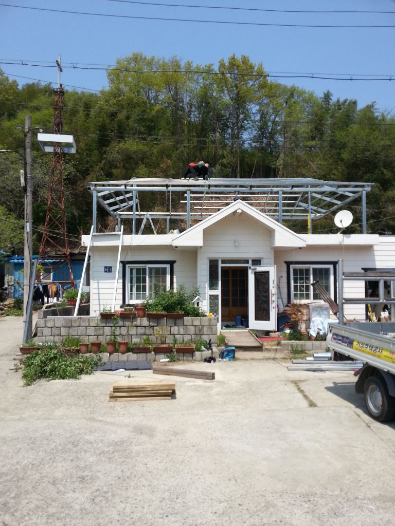 슬라브 옥상 시공 중 입니다