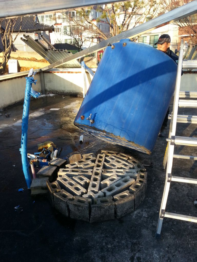 슬라브 옥상 시공 중 입니다