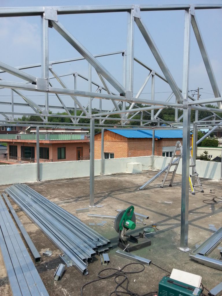 슬라브 옥상 시공 중 입니다