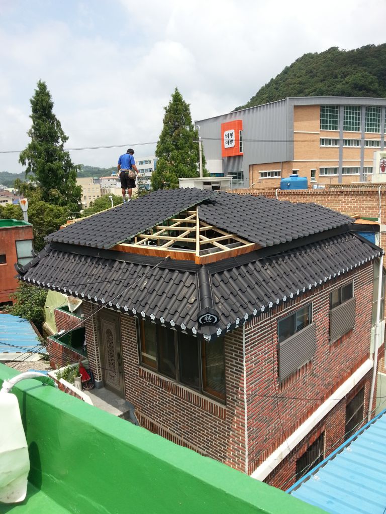 슬라브 옥상 시공 중 입니다