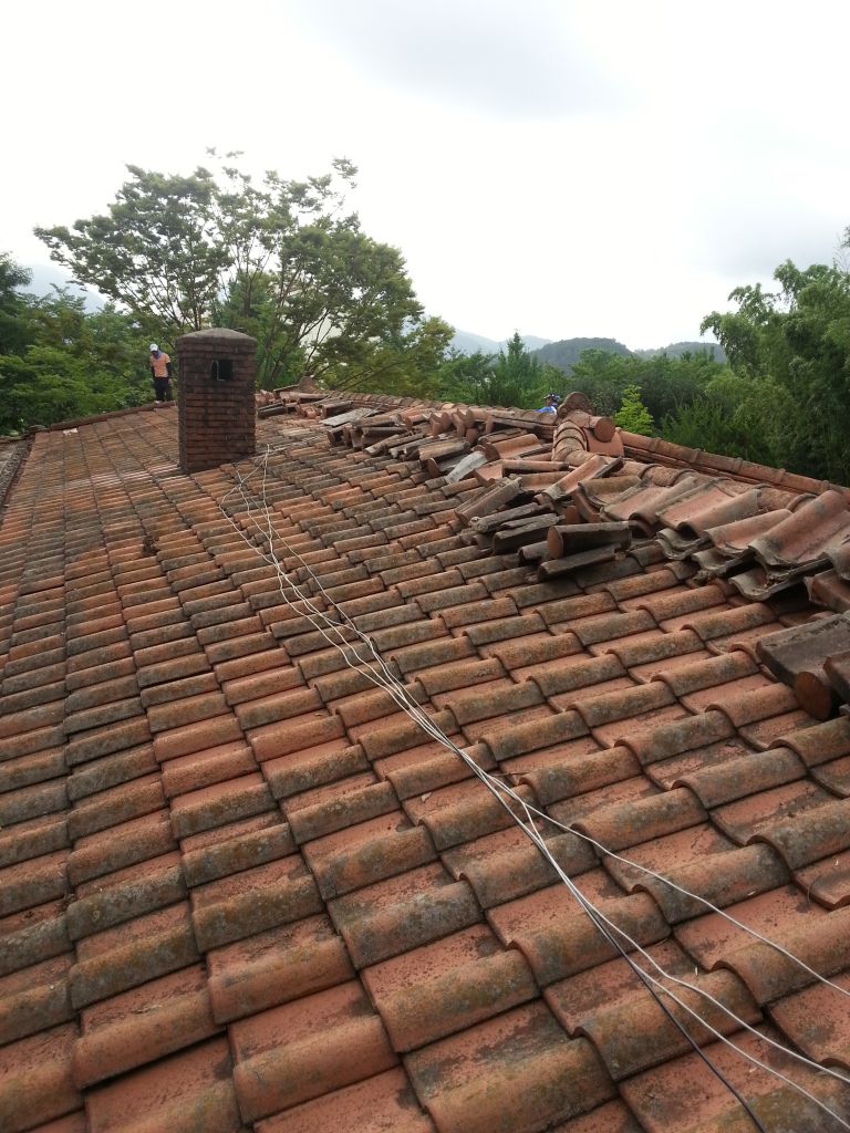 전통기와형용마루절곡시공모습니다