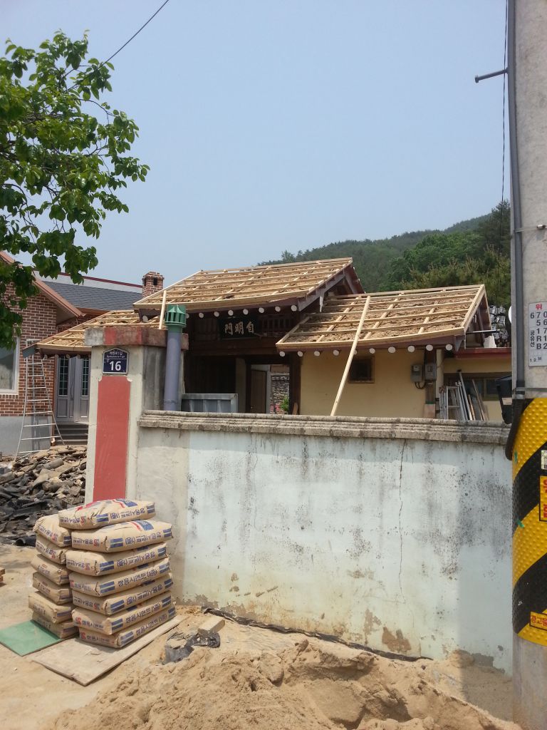 전통 기와형제각 소설대문 시공 사례