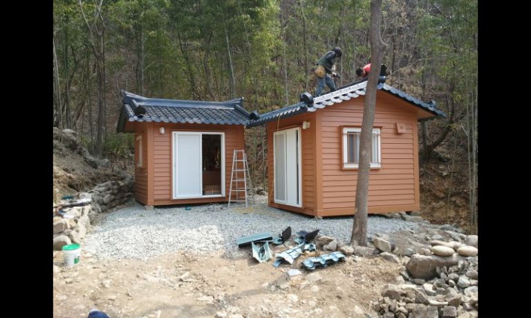 컨테이너 위 기와시공 사례